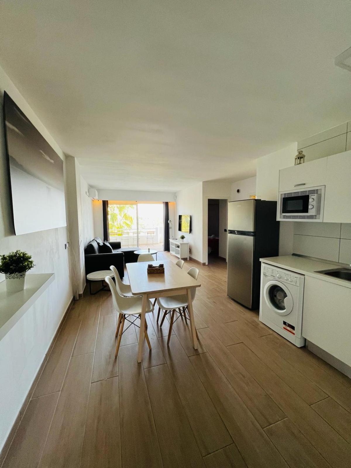 Bright Apartment In Puerto Alcudia Port de Alcudia  Exterior photo